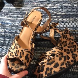Cheetah print heels that are in really good shape